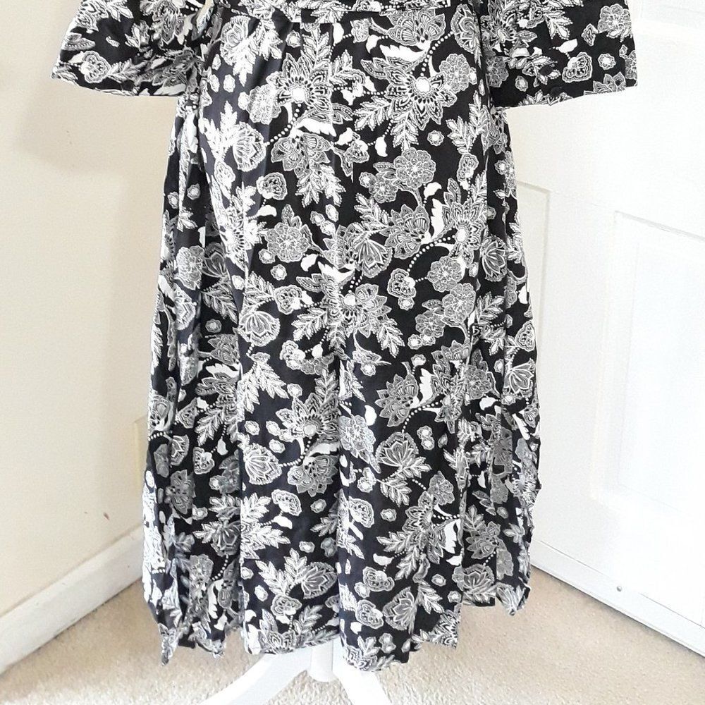 Women's Plus Size Floral Open Back Detail Belted Dress (14W) Black & White - Picture 4 of 5